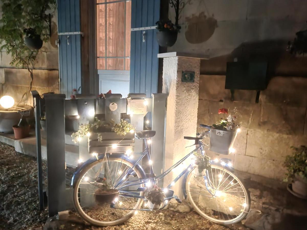 La Charentaise Des Lilas Saint-Léger Екстериор снимка